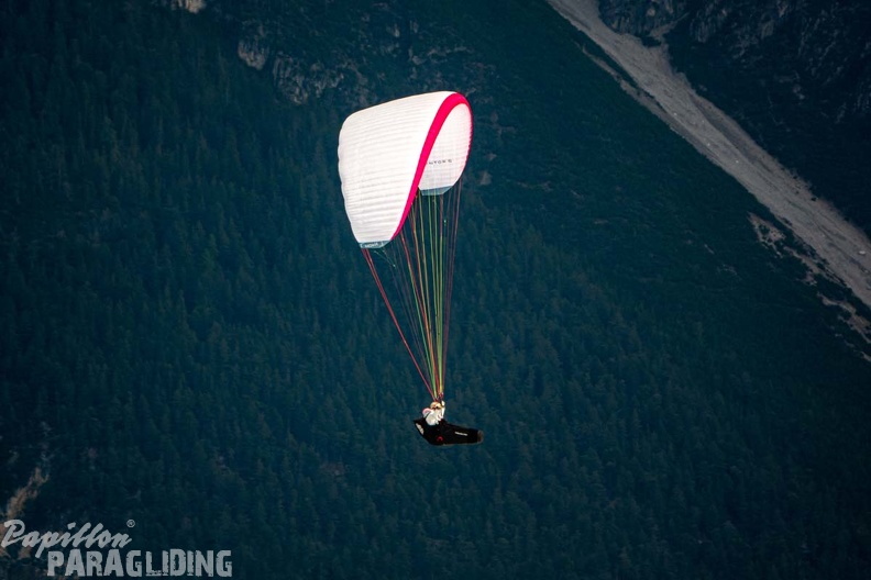 FWA22.21-Watles-Paragliding-101