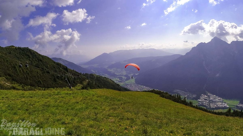 AH29.21-Stubai-Paragliding-130