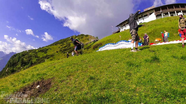 AH29.21-Stubai-Paragliding-143