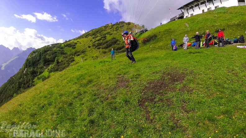 AH29.21-Stubai-Paragliding-164