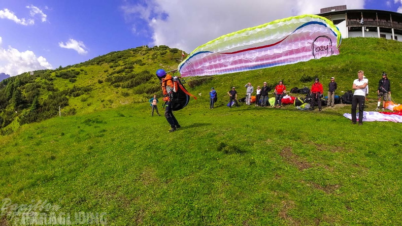 AH29.21-Stubai-Paragliding-171