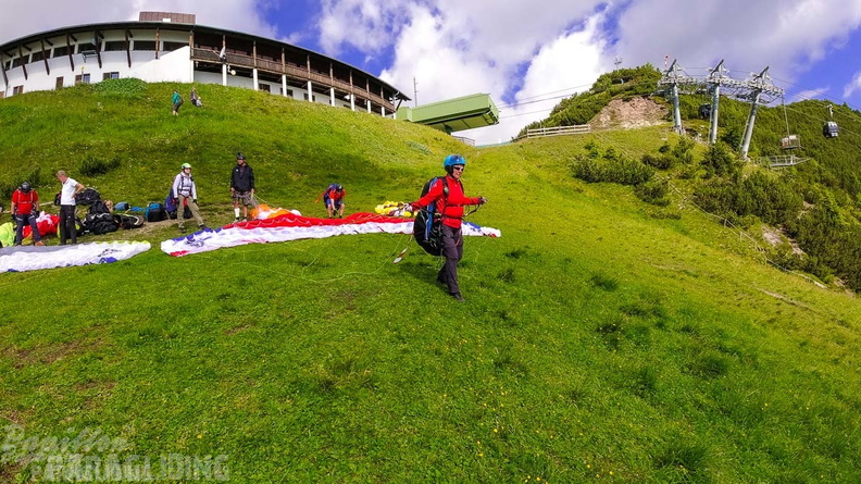 AH29.21-Stubai-Paragliding-180
