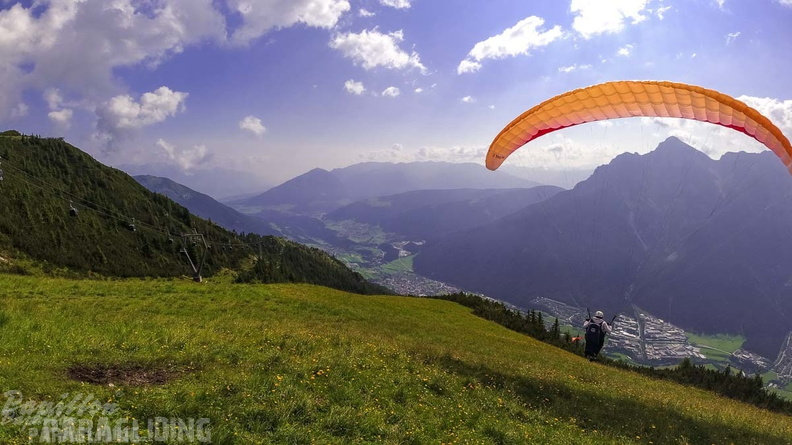 AH29.21-Stubai-Paragliding-210