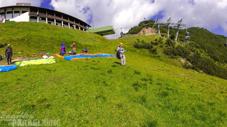 AH29.21-Stubai-Paragliding-320