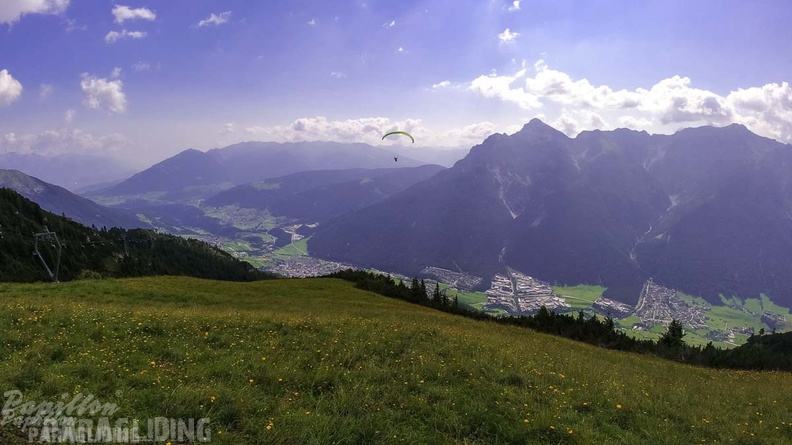 AH29.21-Stubai-Paragliding-350