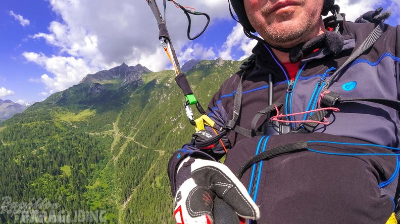 AH29.21-Stubai-Paragliding-364