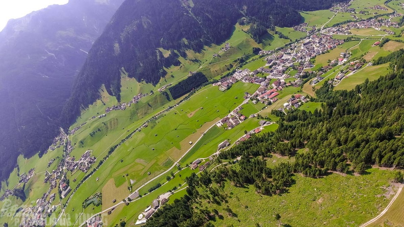AH29.21-Stubai-Paragliding-399