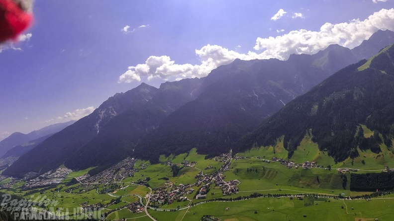 AH29.21-Stubai-Paragliding-400