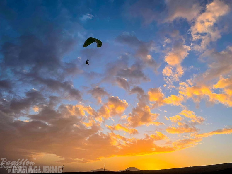 FLA50.21-Paragliding-Lanzarote-113