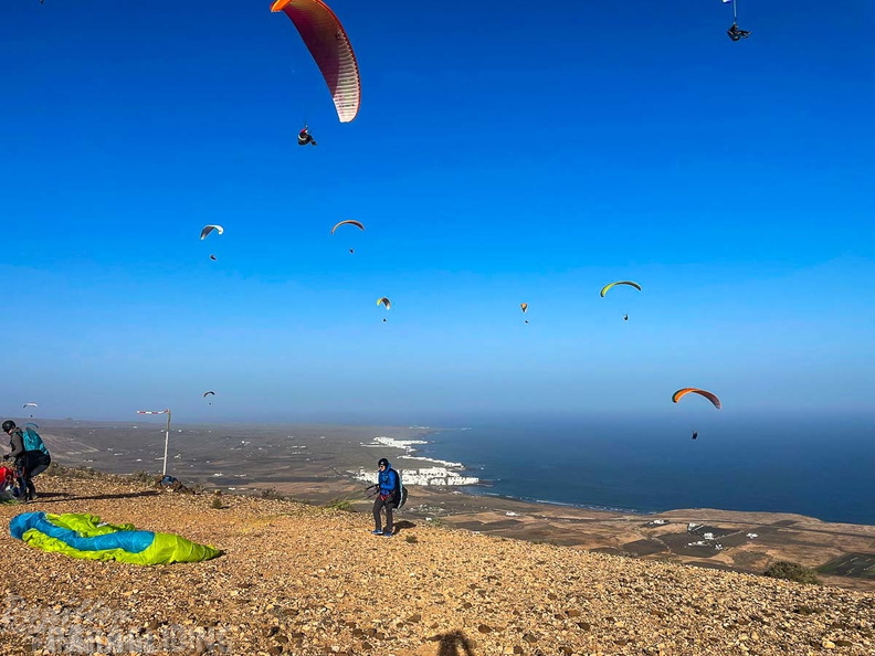 FLA50.21-Paragliding-Lanzarote-115