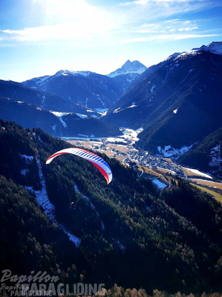 luesen-dh8.22-paragliding-109