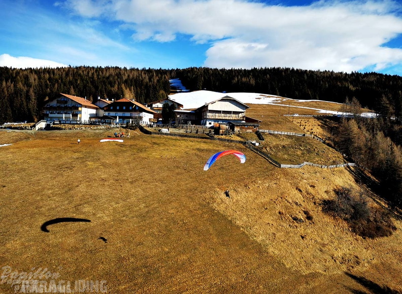 luesen-dh8.22-paragliding-101