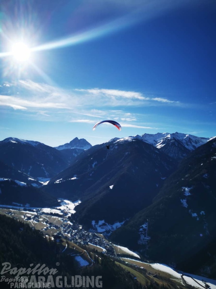 luesen-dh8.22-paragliding-104