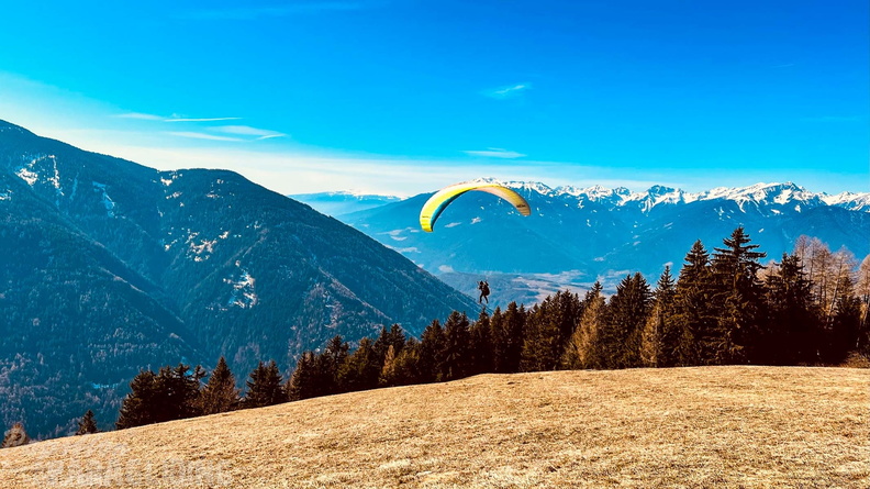 dh11.22-luesen-paragliding-190