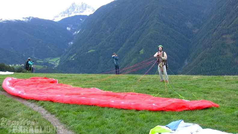Luesen Paragliding NG-1045