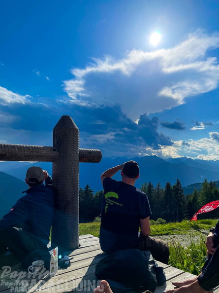 DH21.22-Luesen-Paragliding-180