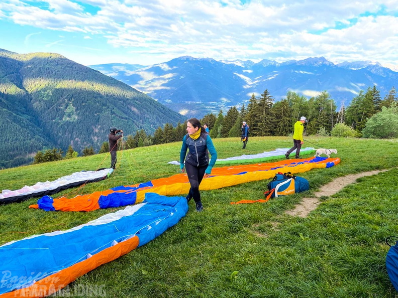DH21.22-Luesen-Paragliding-154