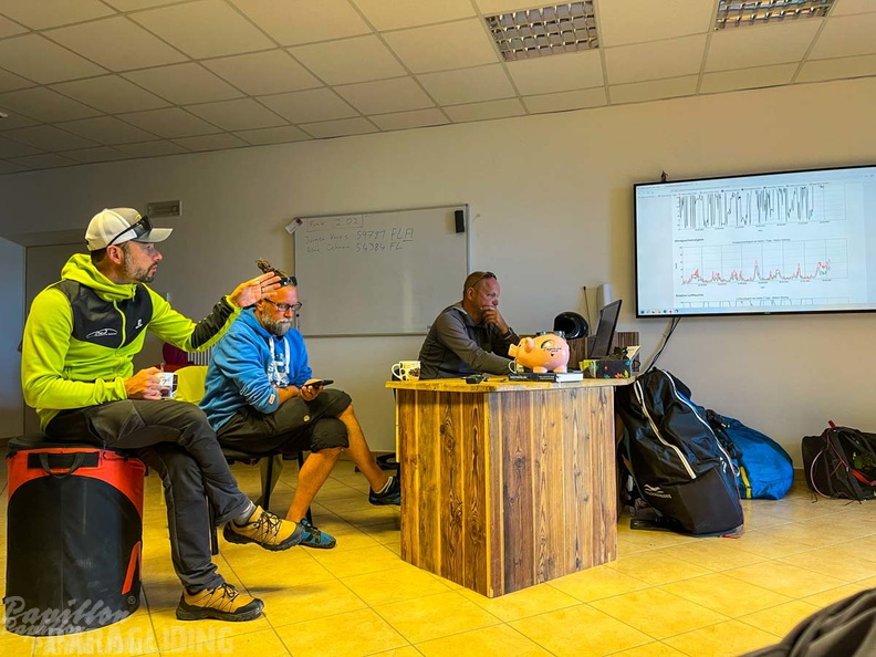 DH21.22-Luesen-Paragliding-156