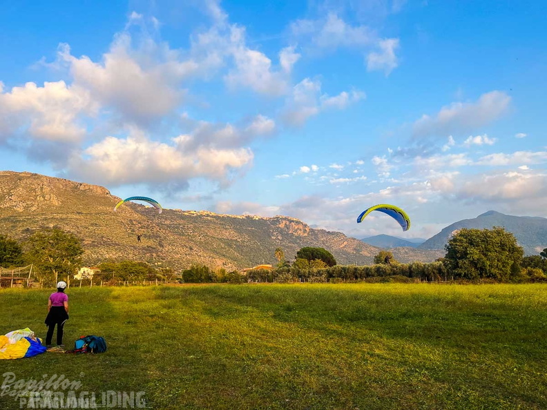 FNO44.22-Paragliding.jpg-450
