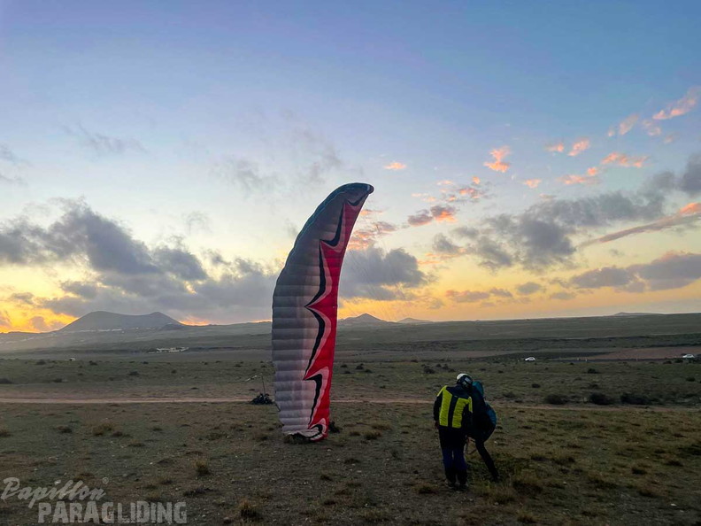 FLA50.22 papillon-paragliding-153