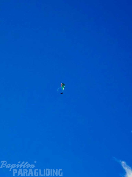 fla8.23-lanzarote-paragliding-portrait-107