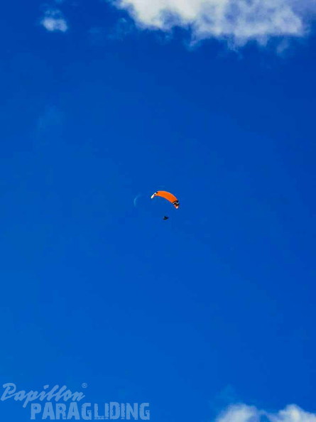 fla8.23-lanzarote-paragliding-portrait-108