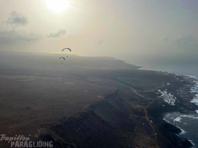 fla8.23-lanzarote-paragliding-landscape-124