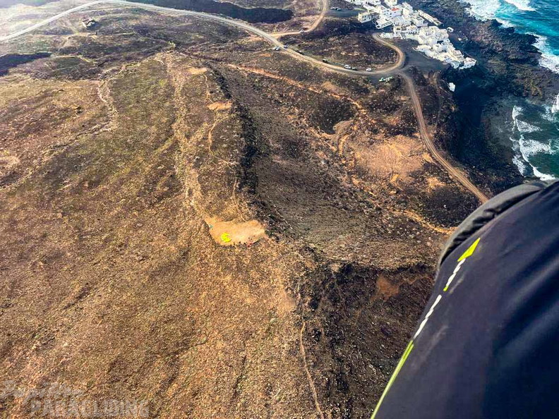 fla8.23-lanzarote-paragliding-landscape-130