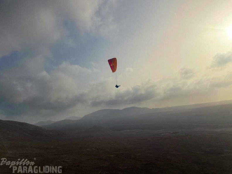 fla8.23-lanzarote-paragliding-landscape-137