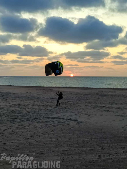FZ21.23-paragliding-114