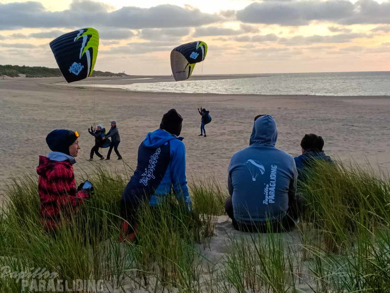 FZ21.23-paragliding-107