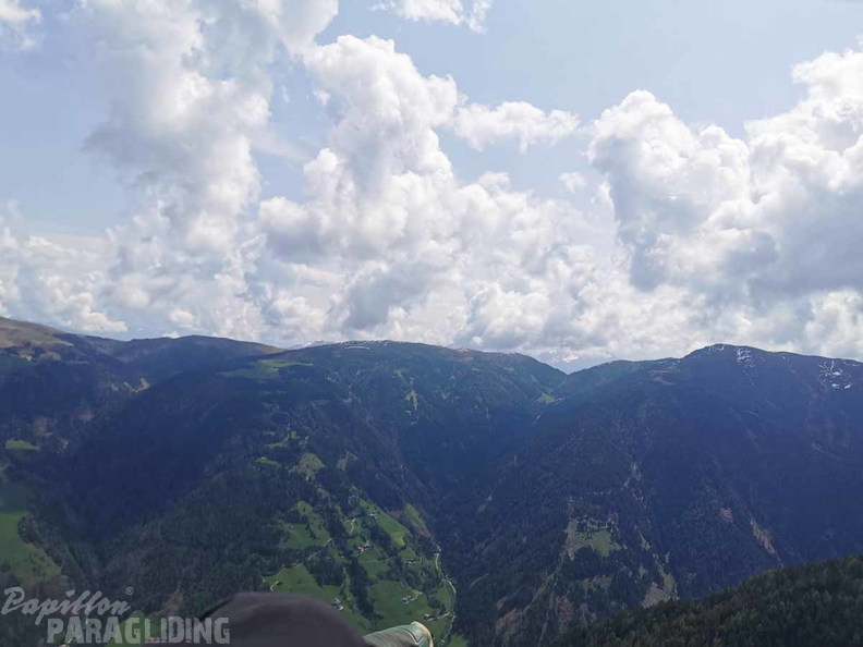 DH20.23-Paragliding-Luesen-138