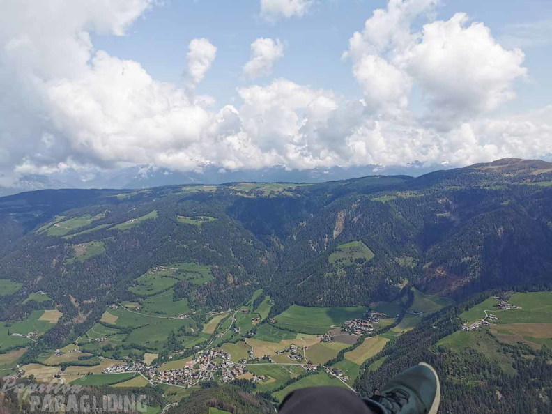 DH20.23-Paragliding-Luesen-137