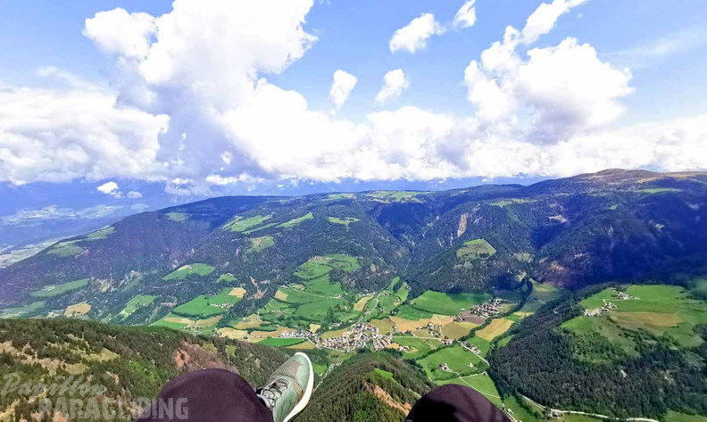 DH20.23-Paragliding-Luesen-144