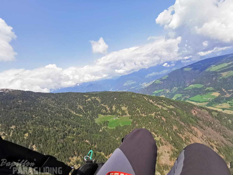 DH20.23-Paragliding-Luesen-145