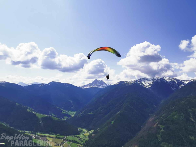 DH20.23-Paragliding-Luesen-102