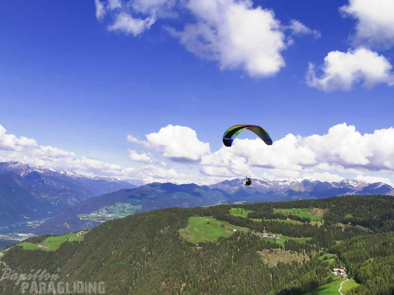 DH20.23-Paragliding-Luesen-105