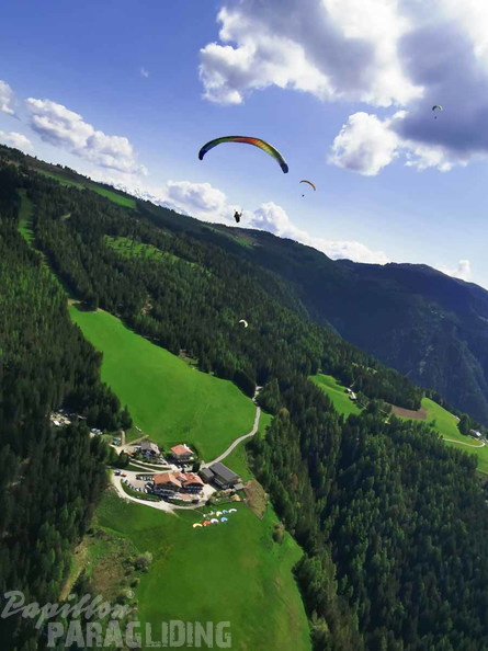 DH20.23-Paragliding-Luesen-103