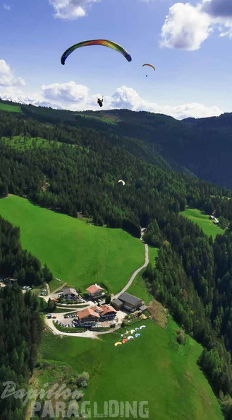 DH20.23-Paragliding-Luesen-104