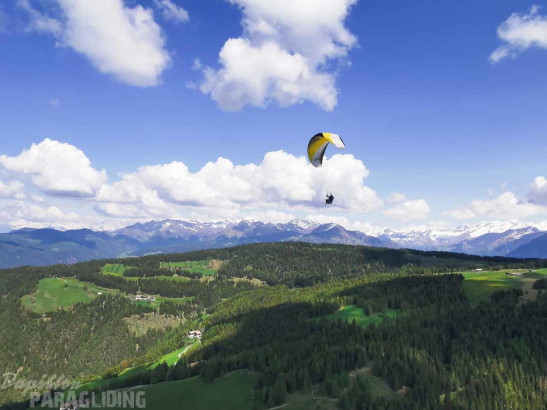 DH20.23-Paragliding-Luesen-108