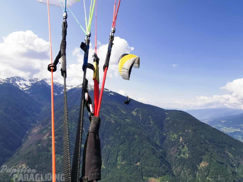 DH20.23-Paragliding-Luesen-110