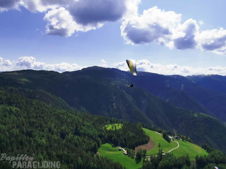 DH20.23-Paragliding-Luesen-112