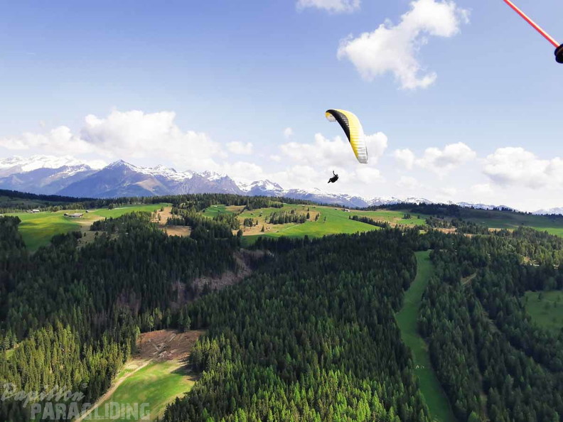 DH20.23-Paragliding-Luesen-114