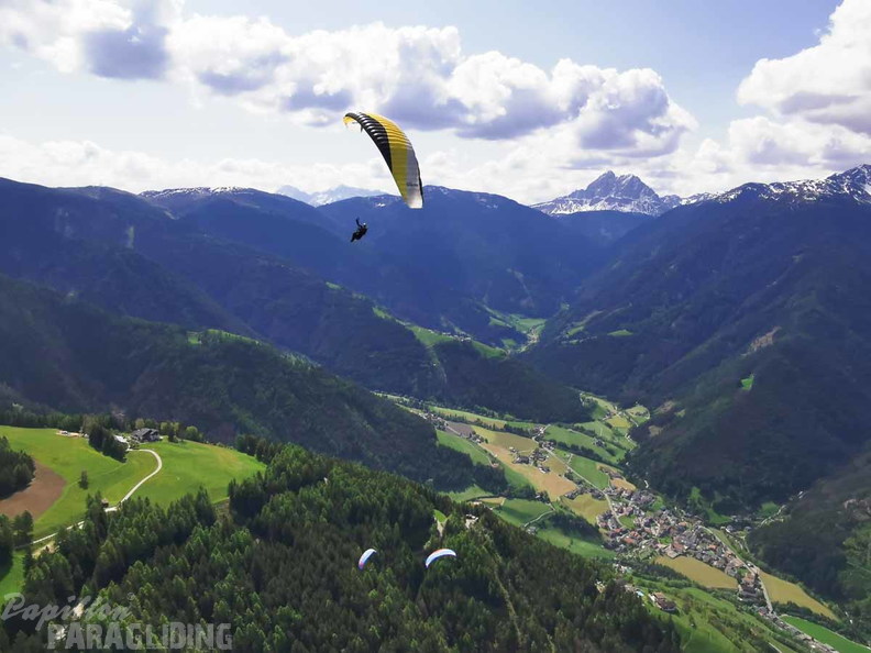 DH20.23-Paragliding-Luesen-117