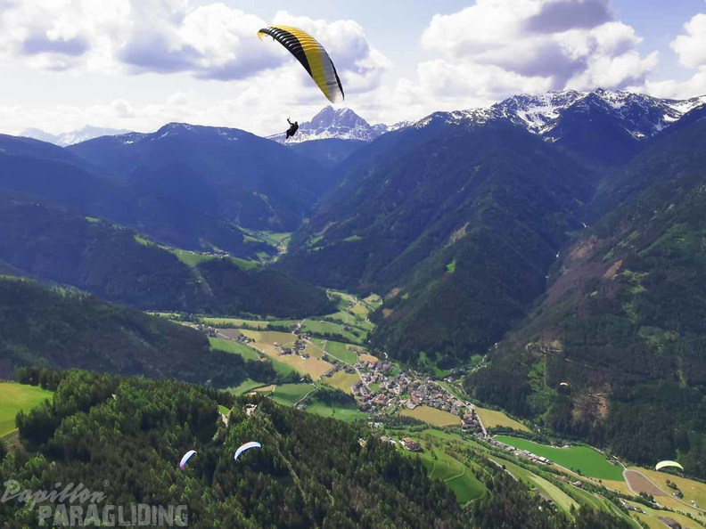 DH20.23-Paragliding-Luesen-120