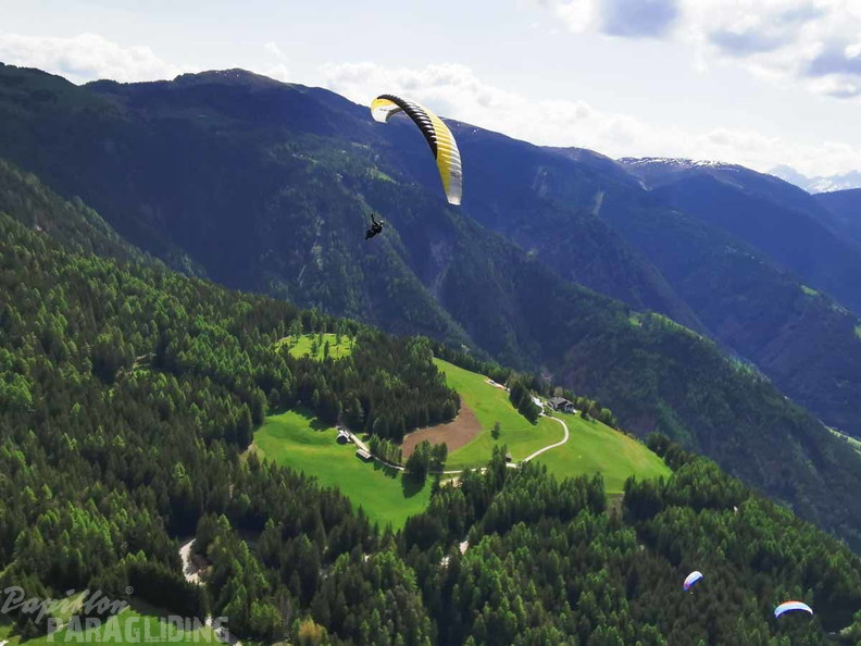 DH20.23-Paragliding-Luesen-119