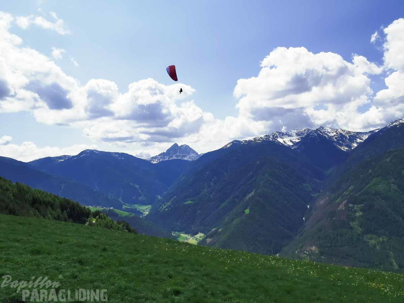 DH20.23-Paragliding-Luesen-123