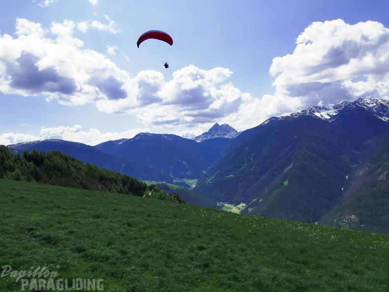 DH20.23-Paragliding-Luesen-124