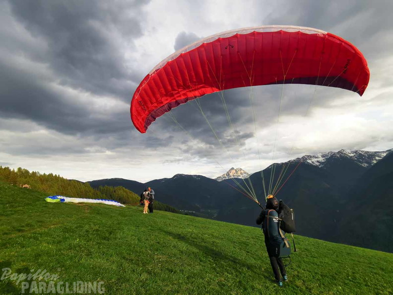 DH20.23-Paragliding-Luesen-130