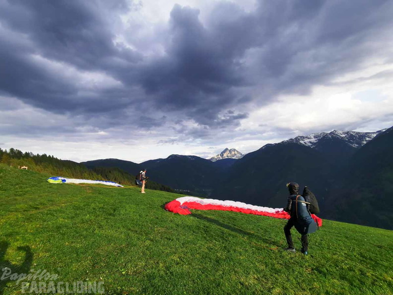 DH20.23-Paragliding-Luesen-129